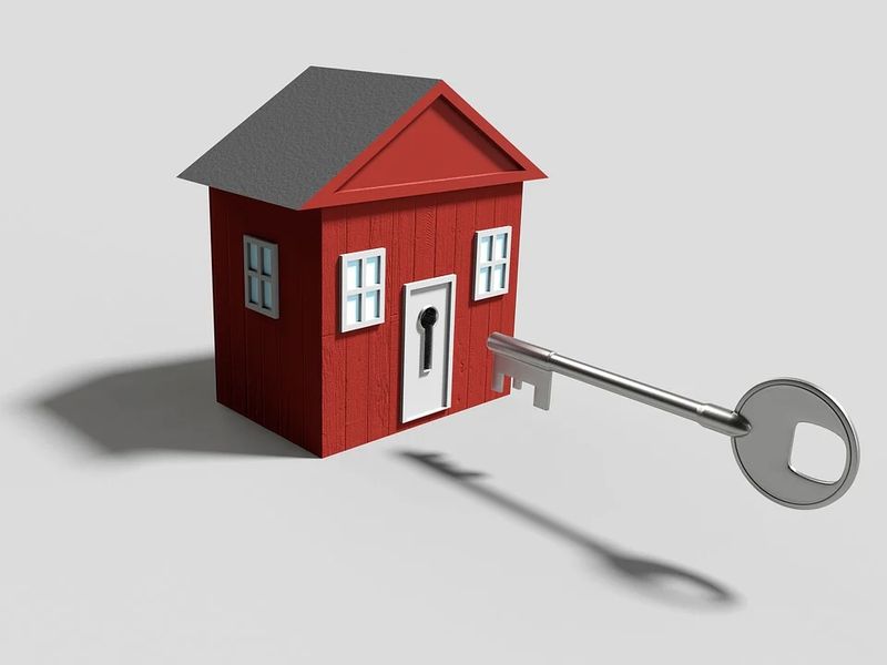 red-house-and-key